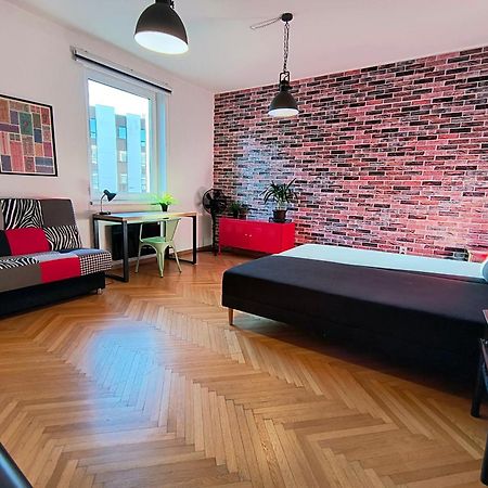 Big Stay - 4 Bedroom, 2 Bathroom Central Apartment With Ac Братислава Экстерьер фото