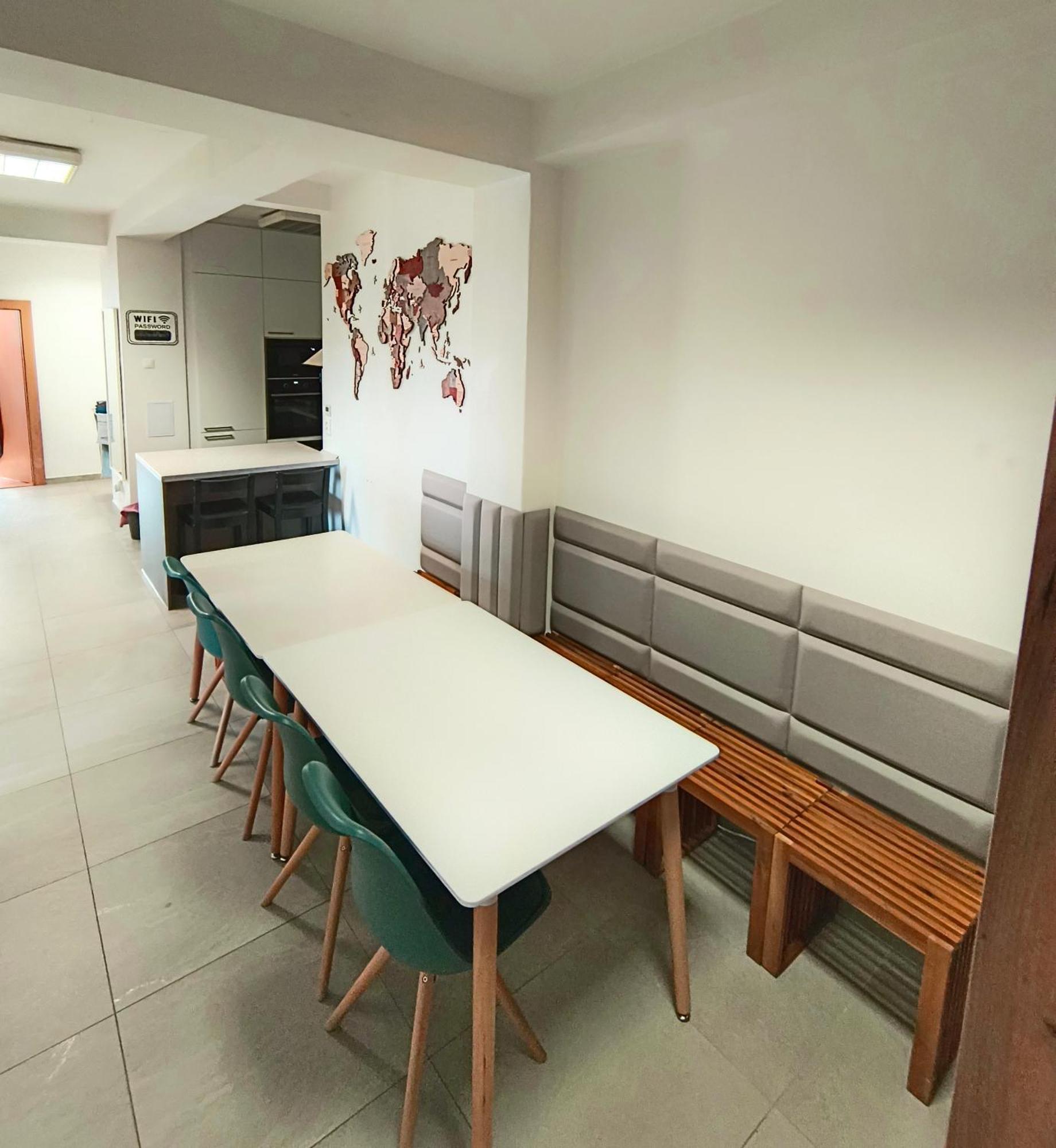 Big Stay - 4 Bedroom, 2 Bathroom Central Apartment With Ac Братислава Экстерьер фото